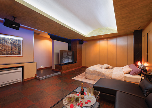 Room401-70インチTV